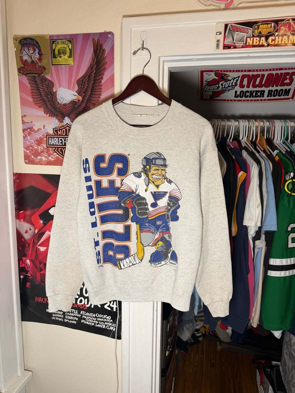 Vintage 90s Nutmeg St. Louis Blues Caricature Hockey Crewneck Sweatshirt Size M